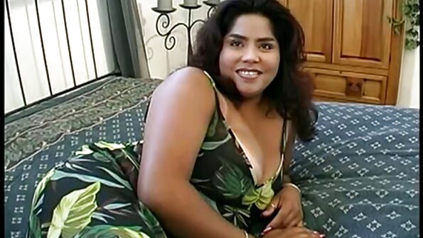 Gata de cabelo preto xvídeo pornô brasileiro grátis esfregando pau