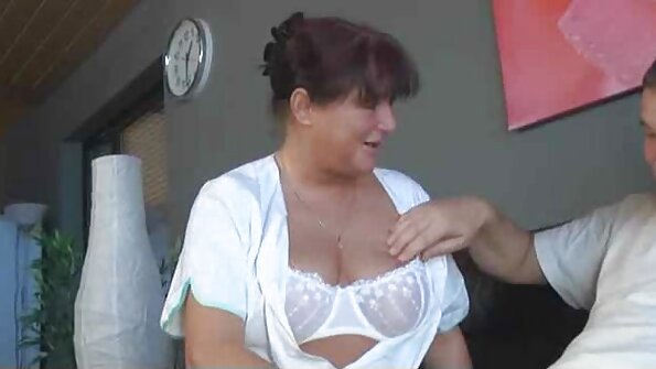 Boobie MILF pregado com força e borrifado video de sexo gratis com brasileiras com espaguete